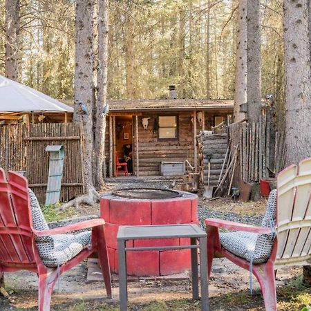 Rustic Cozy Cabin With Hot Tub Bragg Creek Экстерьер фото