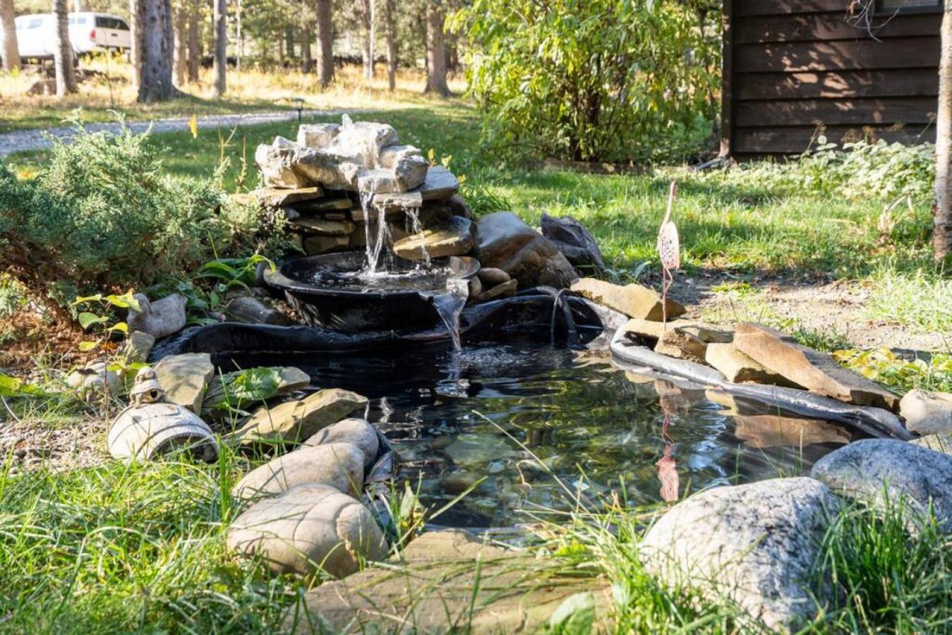 Rustic Cozy Cabin With Hot Tub Bragg Creek Экстерьер фото